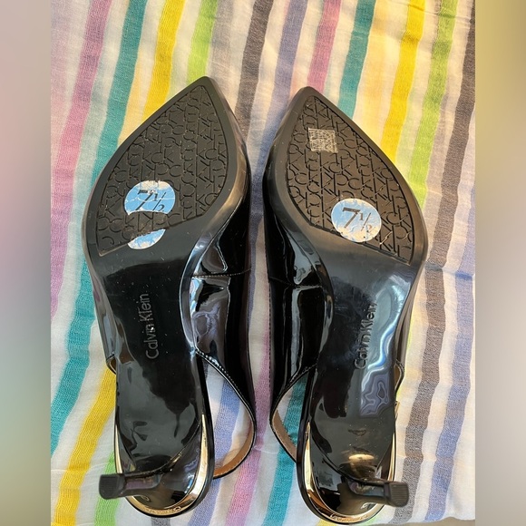 BEAUTIFUL classy sling-back black stilettos from Calvin Klein size 7.5 - Picture 2 of 11